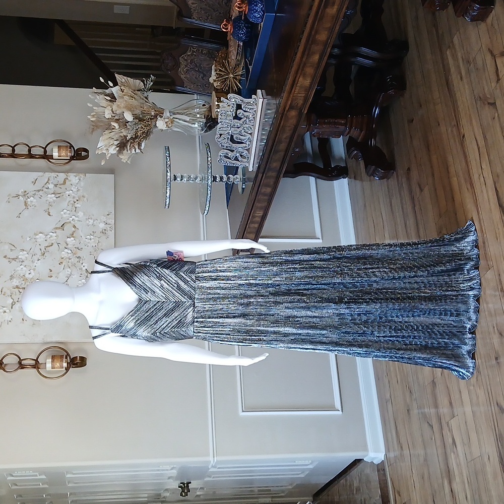 New Women's Black And Silver V-Neck Floor-Length Dress By NW Nightway. Size 12 - Picture 3 of 17